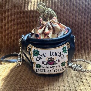 Betsey Johnson Pot O' Gold 🍀